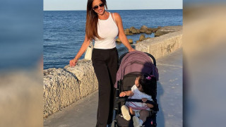 Глория е баба и половина! Примата на поп фолка се грижи за внучката, докато Симона работи на сцената