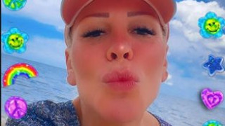 Луна изгоря на плажа