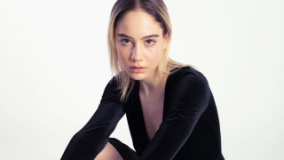 „Златното момиче“ Ели Бинева с провокативна фотосесия! (ФОТО в галерията)