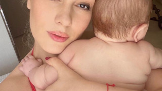 Ето го бебето на Деси Бакърджиева (Първи снимки в галерията)