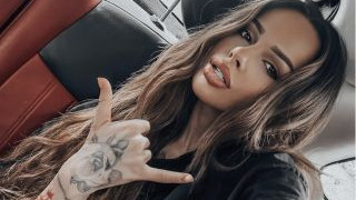 Сузанита закъса за пари! Вижте как се опитва да изкара някой лев