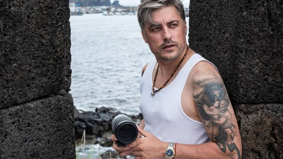 Владо Карамазов се обяснява: Не съм плешив! Владо Карамазов се обяснява: Не съм плешив!