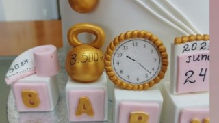 Мъжът на Мария Илиева я посрещна със златна торта! (СНИМКИ)