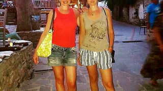 Вихра и сестра й – като две капки вода! Вижте ги в галерията