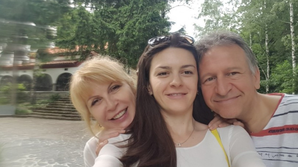Щерката на здравния министър тъне в лукс в Швейцария (СНИМКИ) Щерката на здравния министър тъне в лукс в Швейцария (СНИМКИ)