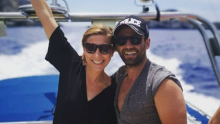 Караджов от „Бригада нов дом“ отмаря в Гърция (СНИМКИ по бански)