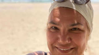 Марта Вачкова пак събира тен без бански! Заклетата нудистка и това лято не изневери на традицията (СНИМКИ)