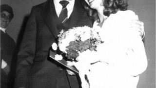 С писмо по пощата Роси Кирилова съобщила на баща си, че се е омъжила