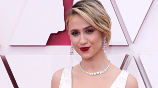 Мария Бакалова  се мярна в София - даде интервюта, спа в стая за 400 лева на вечер, после замина за Кан