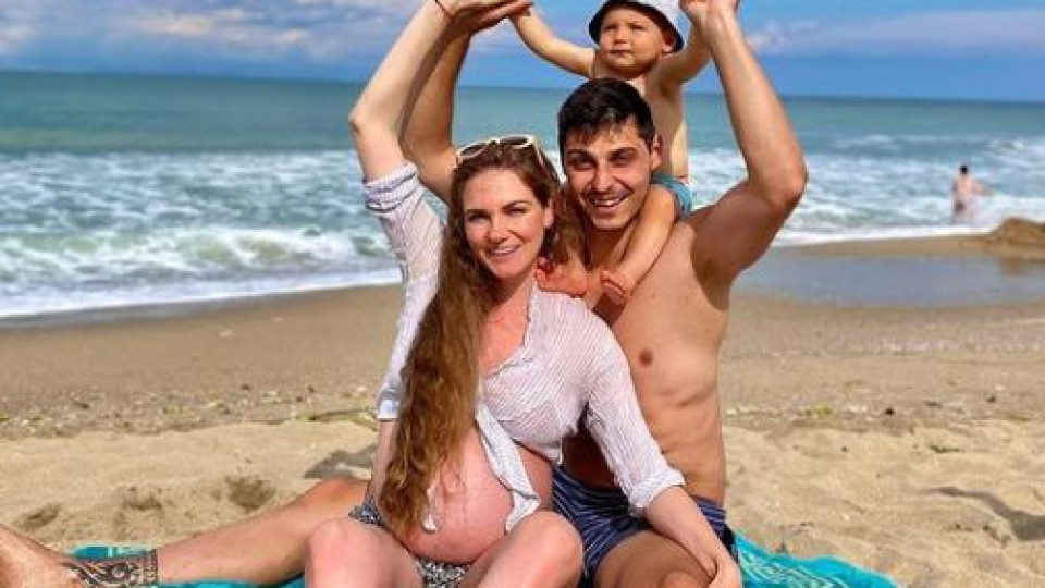 Мис България с две бебета за година (Моделката роди второ)