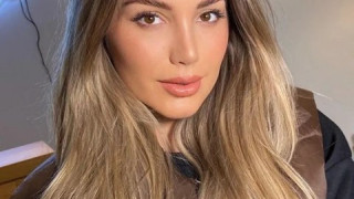 Алекс Петканова грее на гарата в Милано