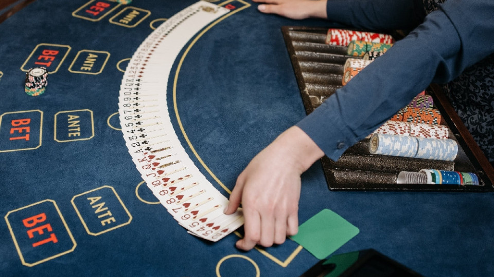 Откъде идват наградните фондове в покера?