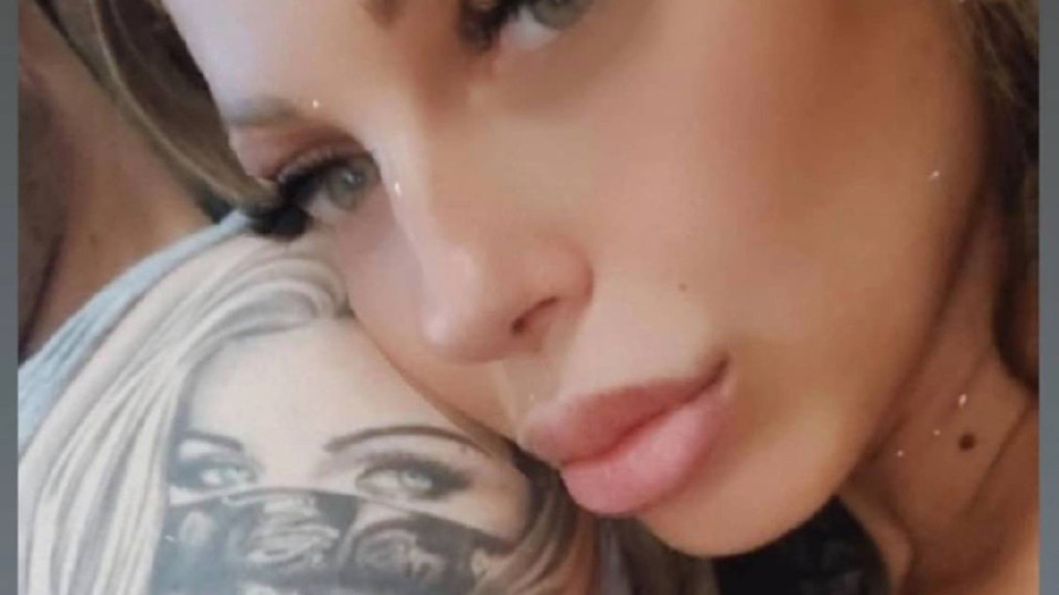 Новият на Емануела си я татуира (Горещо фото в галерията) Новият на Емануела си я татуира (Горещо фото в галерията)