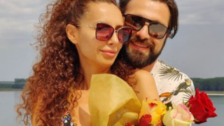 Честито! Сано и Нели празнуват годишнина на морето