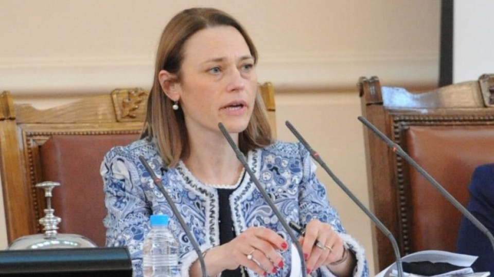 Мъжът на Ива Митева я зарязал заради сладък пост в Брюксел Мъжът на Ива Митева я зарязал заради сладък пост в Брюксел