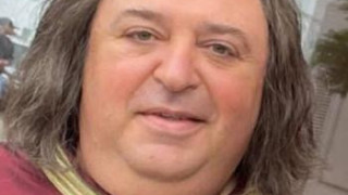 Любо Нейков крал с перука