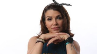 Кали се превърна в Алиса в Страната на чудесата