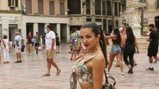 Райна цъфти в Испания! Певицата не издава с кого е