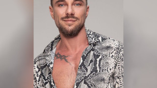 Миро облече змия! Ходи ли му? (ФОТО)