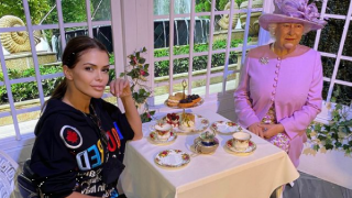 Преслава на чай с Кралицата (Фото)