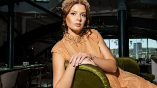 Алекс Сърчаджиева отново без ток! Вижте как се справя с проблема (ФОТО)