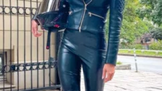 Жаси провокира в кожа (СНИМКИ)