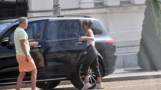 Николета Лозанова подкара чудовище! (Папарашко фото)