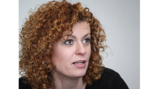 Люси Дяковска си бие бустерна доза