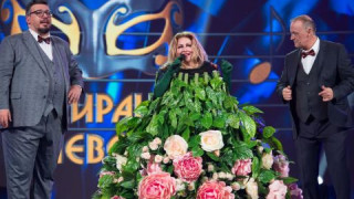 Познаха Рени  в Букета от  „Маскираният певец”
