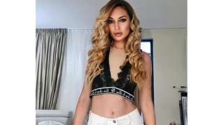 Металист отвлича и предлага брак на фолк певица! Тя любезно му отказва