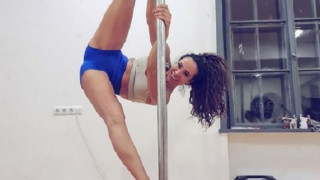 Маги Сидерова се разчекна на пилона