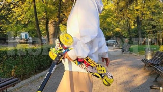 Славена Вътова се вдетини на тротинетка