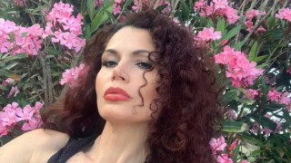 Ирина Папазова с диплома за фермер (Красавицата завърши с разработка за калоферската коза)