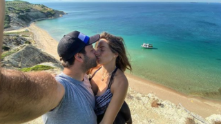 Александра Жекова с таен годеж в църква