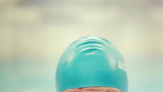 Сините очи на Орлин Павлов с цвят на домат