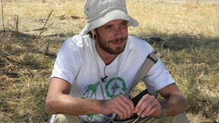 Явор Бахаров се лекува на село, вече не друса, а лови риба