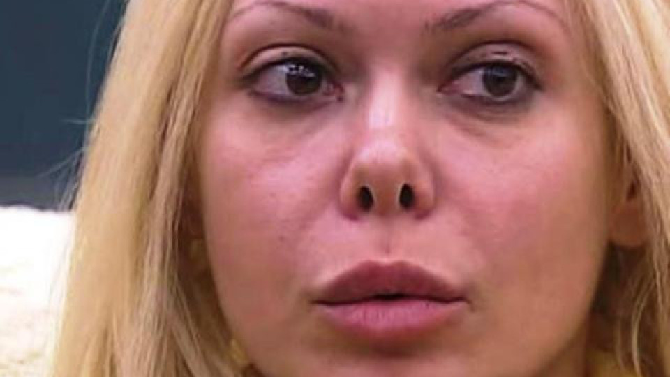 Албена Вулева заприлича на извънземно Албена Вулева заприлича на извънземно