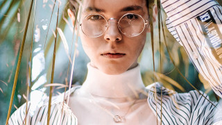 Крис Костов се подстрига (ФОТО в галерията)