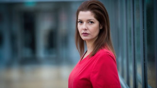 През сълзи! Алекс Сърчаджиева с емоционален поздрав към дъщеря си