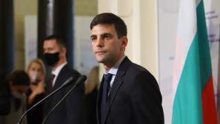 Новият шеф на парламента женен за адвокатка (СНИМКИ)
