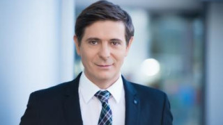 Дупка на пътя  едва не пречука Виктор Николаев