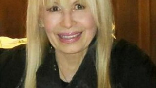 Широкоскроена! Лили Иванова покани Виктор Калев на концерта си