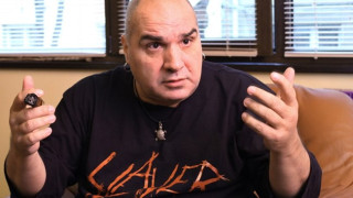 Фънкки коли 2 прасета за Коледа: Докато не ги изядем, няма да станем от масата!