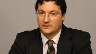 Крум Зарков с палат за 310 000! Най-големият враг на Корнелия Нинова се шири в 115 квадрата в центъра на София