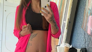 Изненада! Топ плеймейтката Гентиана Халити е бременна!