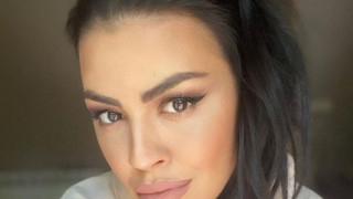 О, небеса!  Деси Цонева нарича сина си „простак” и „тъпак”