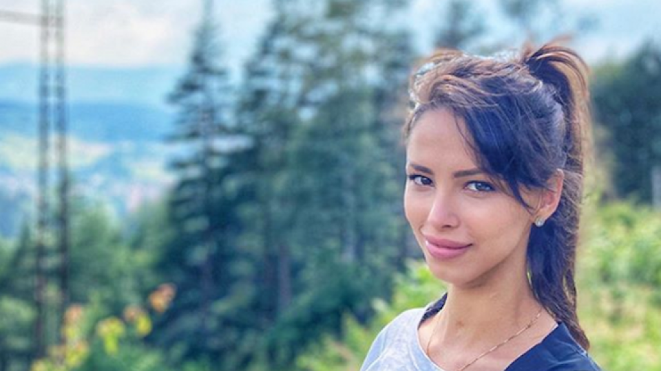 Цвети Стоянова жали за баба си Цвети Стоянова жали за баба си