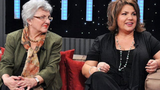 Марта Вачкова подари прахосмукачка на майка си