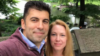 Премиершата се фризира в салона на звездите! Линда подари боядисване на щерка си