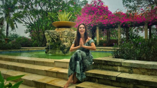 Неделя Щонова разпуска на плаж в Индонезия